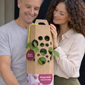 Magnolienbaum-kaufen-Mann-und-Frau